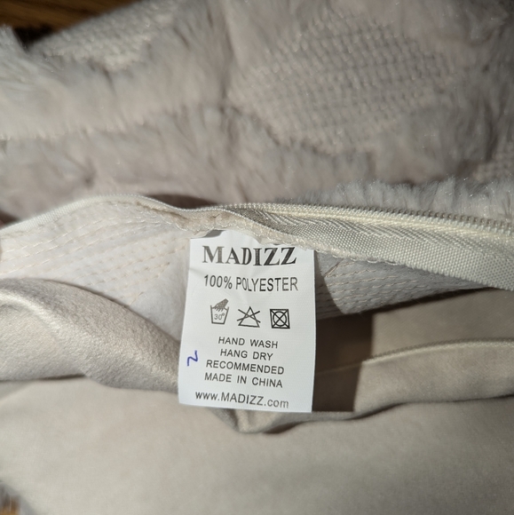 Madizz Beige Cream Accent Pillowcase Pillow Shams - Picture 5 of 6